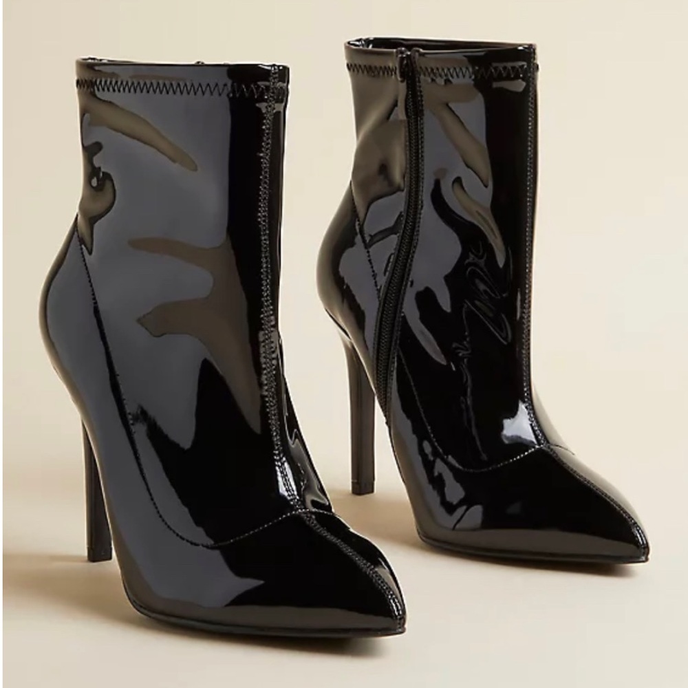 Stretch pointed toe heel boots